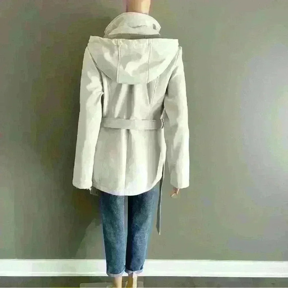 Novelti Light gray softshell jacket with belt. Removable hood Size: Medium. - Picture 4 of 6